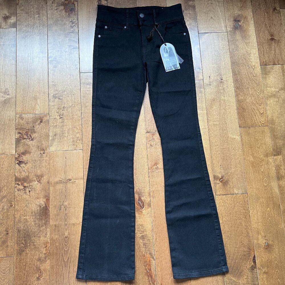 Kendall & Kylie Women's Black Kurvy Mid-Rise Baby Boot Cut Jean, Size 3/4 - NWT